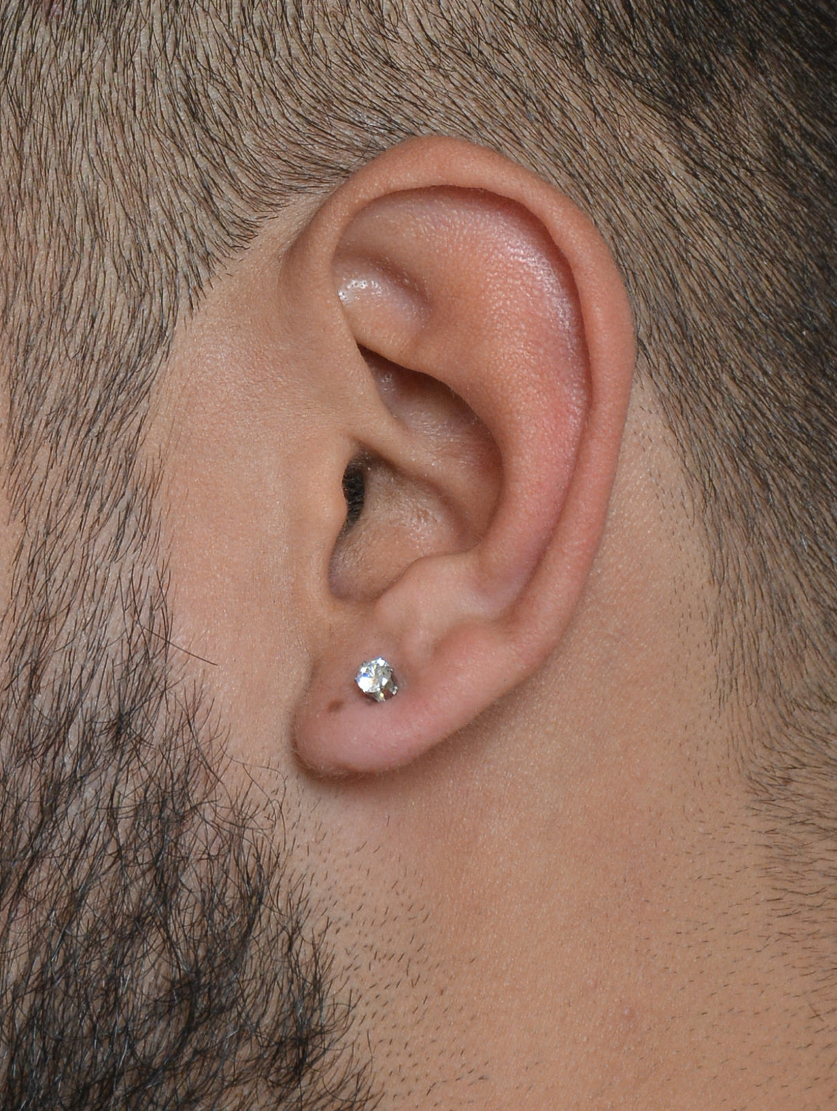 White Stone Stud( Single)